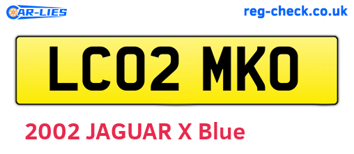 LC02MKO are the vehicle registration plates.