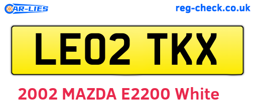 LE02TKX are the vehicle registration plates.