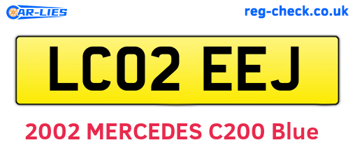 LC02EEJ are the vehicle registration plates.