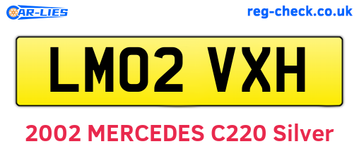 LM02VXH are the vehicle registration plates.