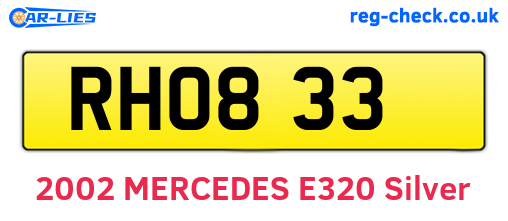 RHO833 are the vehicle registration plates.