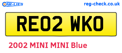 RE02WKO are the vehicle registration plates.