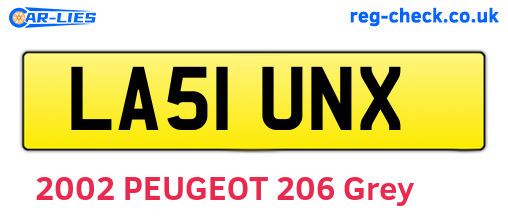 LA51UNX are the vehicle registration plates.