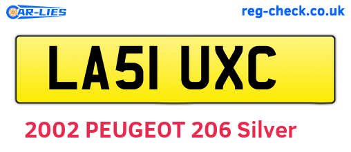 LA51UXC are the vehicle registration plates.