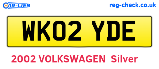 WK02YDE are the vehicle registration plates.