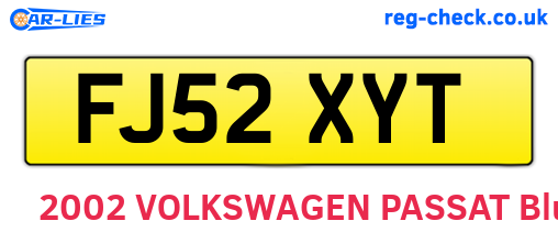FJ52XYT are the vehicle registration plates.