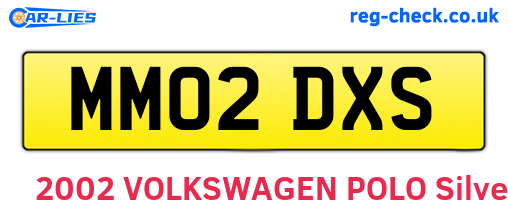 MM02DXS are the vehicle registration plates.