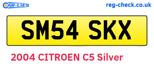 SM54SKX are the vehicle registration plates.