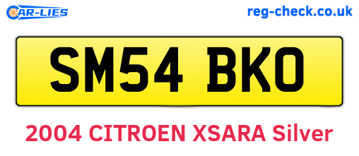 SM54BKO are the vehicle registration plates.