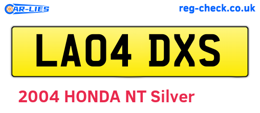 LA04DXS are the vehicle registration plates.
