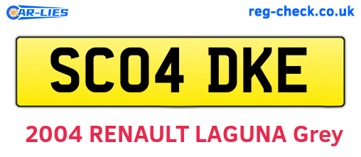 SC04DKE are the vehicle registration plates.
