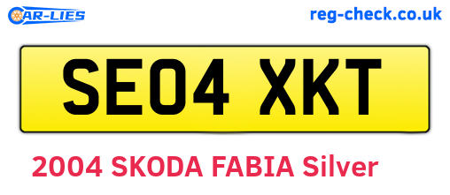 SE04XKT are the vehicle registration plates.