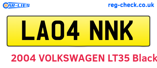LA04NNK are the vehicle registration plates.
