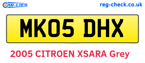 MK05DHX are the vehicle registration plates.