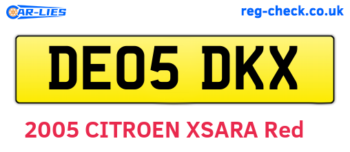 DE05DKX are the vehicle registration plates.