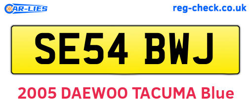 SE54BWJ are the vehicle registration plates.