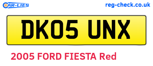 DK05UNX are the vehicle registration plates.