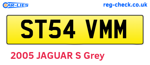 ST54VMM are the vehicle registration plates.
