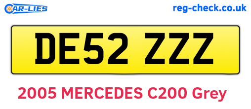 DE52ZZZ are the vehicle registration plates.