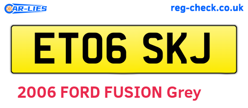 ET06SKJ are the vehicle registration plates.