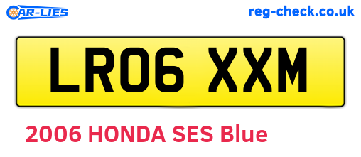 LR06XXM are the vehicle registration plates.