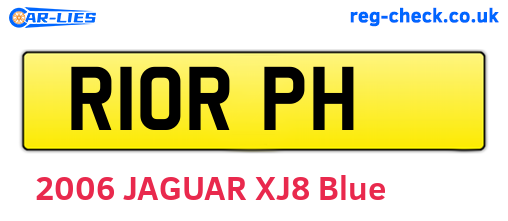 R10RPH are the vehicle registration plates.