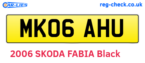 MK06AHU are the vehicle registration plates.