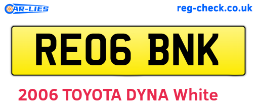 RE06BNK are the vehicle registration plates.