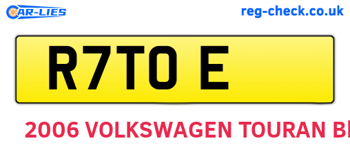 R7TOE are the vehicle registration plates.
