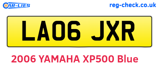 LA06JXR are the vehicle registration plates.