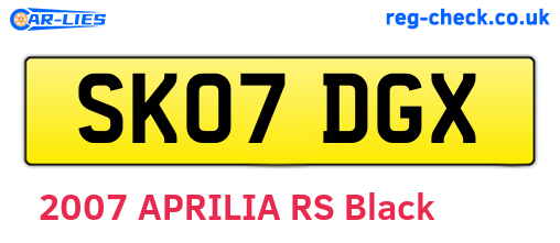 SK07DGX are the vehicle registration plates.