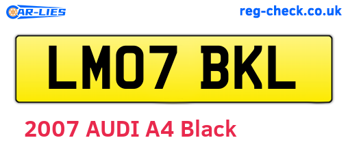 LM07BKL are the vehicle registration plates.