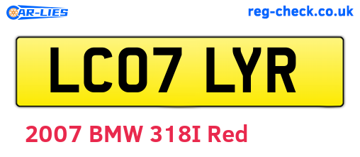 LC07LYR are the vehicle registration plates.