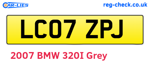 LC07ZPJ are the vehicle registration plates.