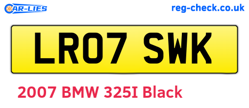LR07SWK are the vehicle registration plates.