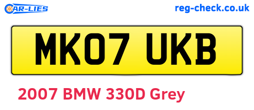MK07UKB are the vehicle registration plates.