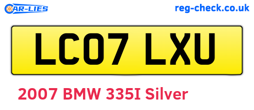 LC07LXU are the vehicle registration plates.