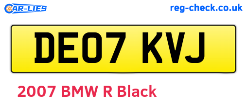 DE07KVJ are the vehicle registration plates.