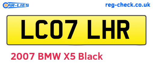 LC07LHR are the vehicle registration plates.