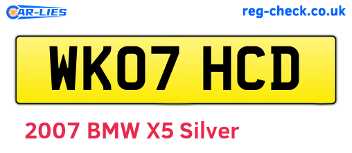 WK07HCD are the vehicle registration plates.