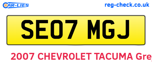SE07MGJ are the vehicle registration plates.