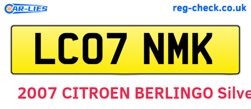 LC07NMK are the vehicle registration plates.