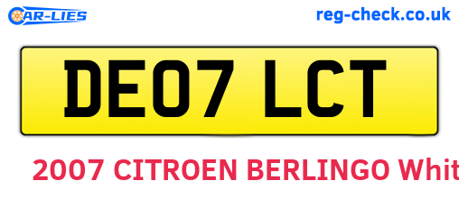 DE07LCT are the vehicle registration plates.