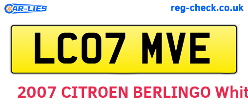 LC07MVE are the vehicle registration plates.