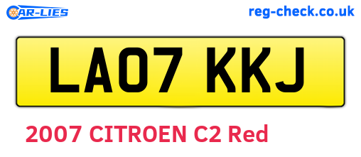 LA07KKJ are the vehicle registration plates.