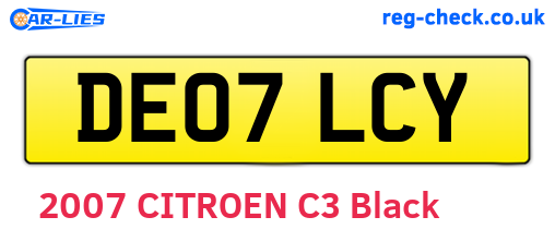 DE07LCY are the vehicle registration plates.
