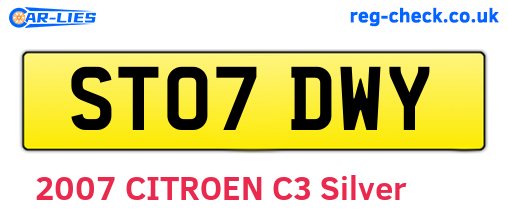 ST07DWY are the vehicle registration plates.