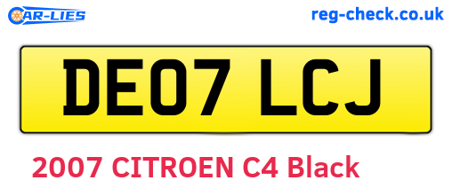 DE07LCJ are the vehicle registration plates.