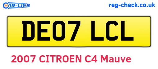 DE07LCL are the vehicle registration plates.