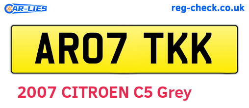 AR07TKK are the vehicle registration plates.